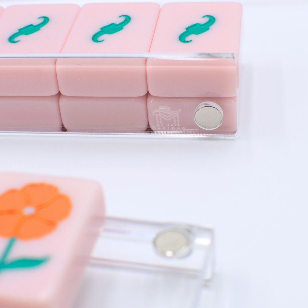 Wavy Acrylic Mahjong Racks | Magnetic Pushers: Pink