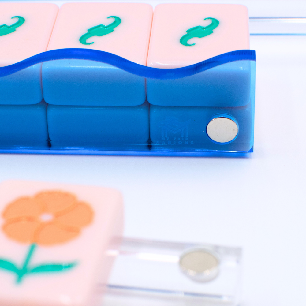 Wavy Acrylic Mahjong Racks | Magnetic Pushers: Pink