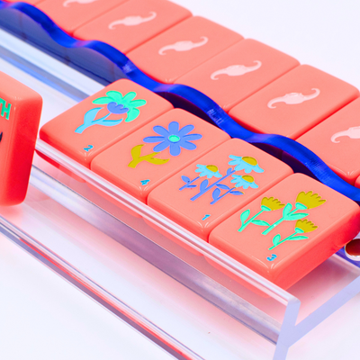 Wavy Acrylic Mahjong Racks | Magnetic Pushers: Pink