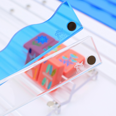 Wavy Acrylic Mahjong Racks | Magnetic Pushers: Pink