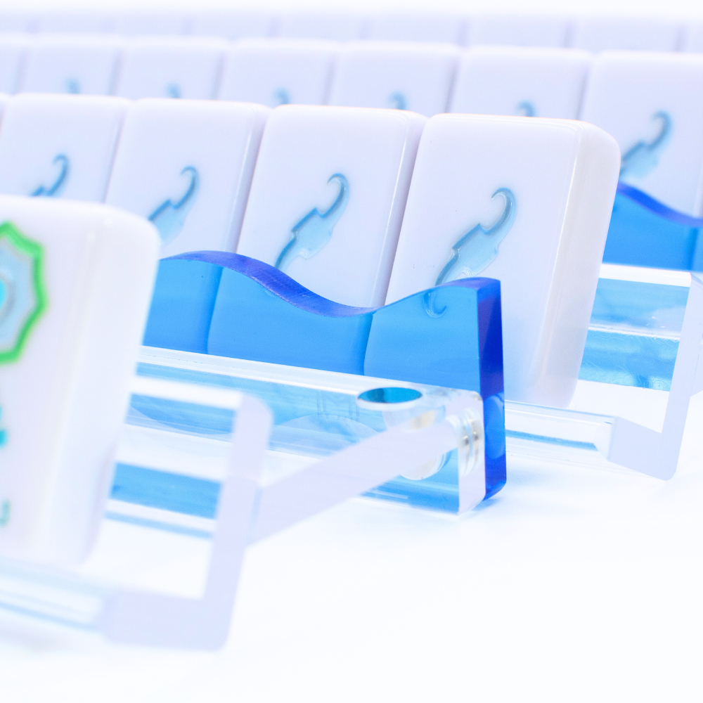 Wavy Acrylic Mahjong Racks | Magnetic Pushers: Pink