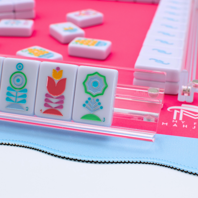 Wavy Acrylic Mahjong Racks | Magnetic Pushers: Pink