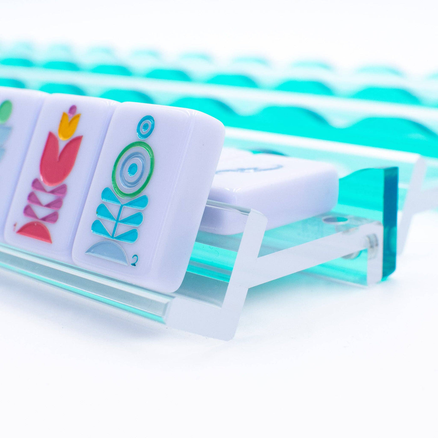 Wavy Acrylic Mahjong Racks | Magnetic Pushers: Pink